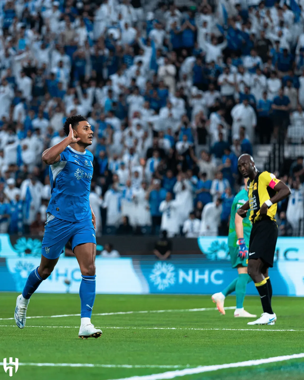Al Hilal vence duelo pelo primeiro lugar